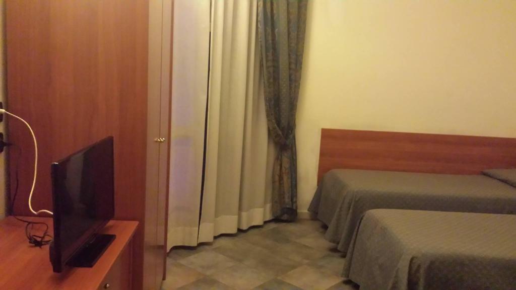 Adelphi Room & Breakfast Ferrara Eksteriør billede