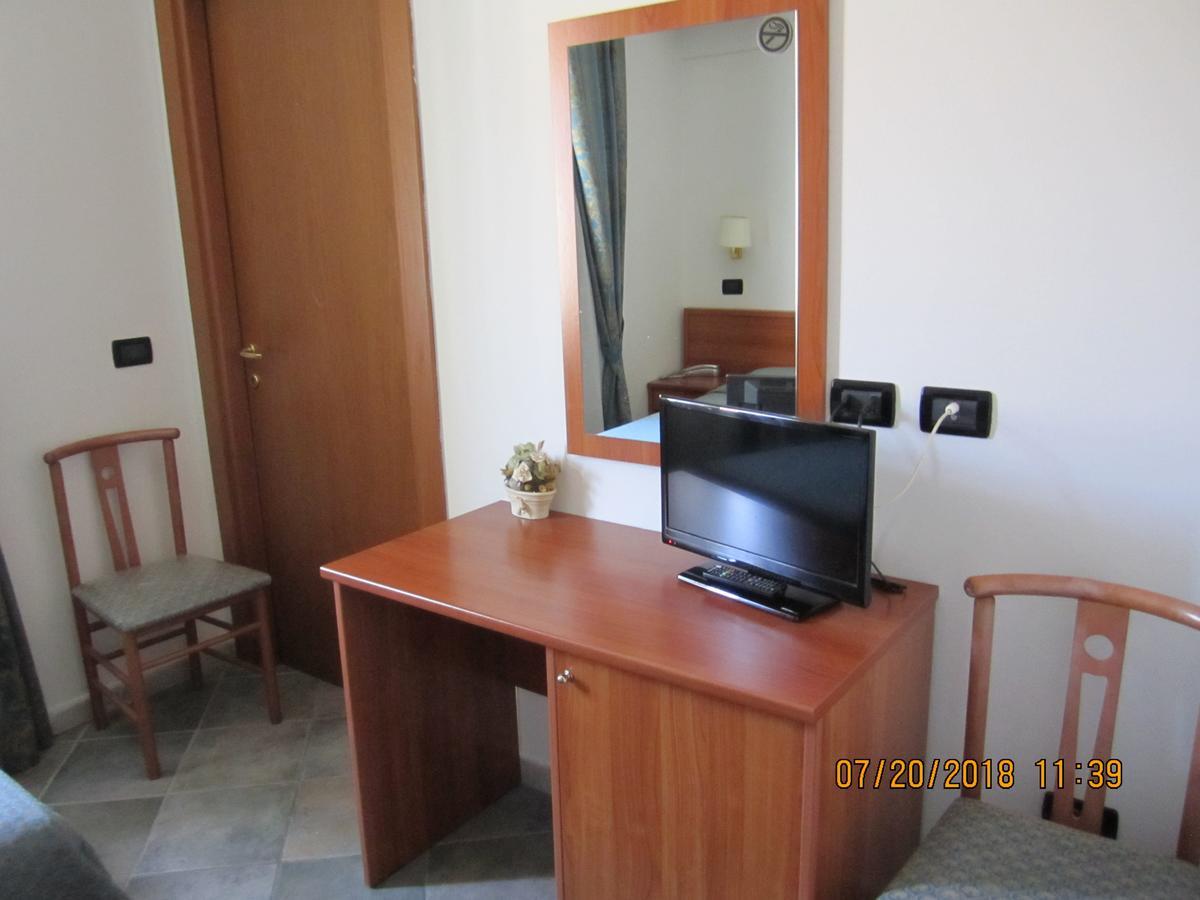 Adelphi Room & Breakfast Ferrara Eksteriør billede