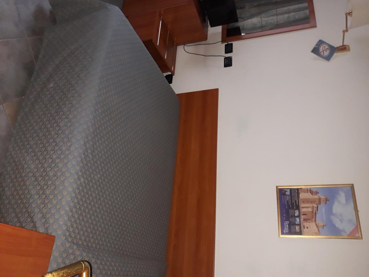 Adelphi Room & Breakfast Ferrara Eksteriør billede