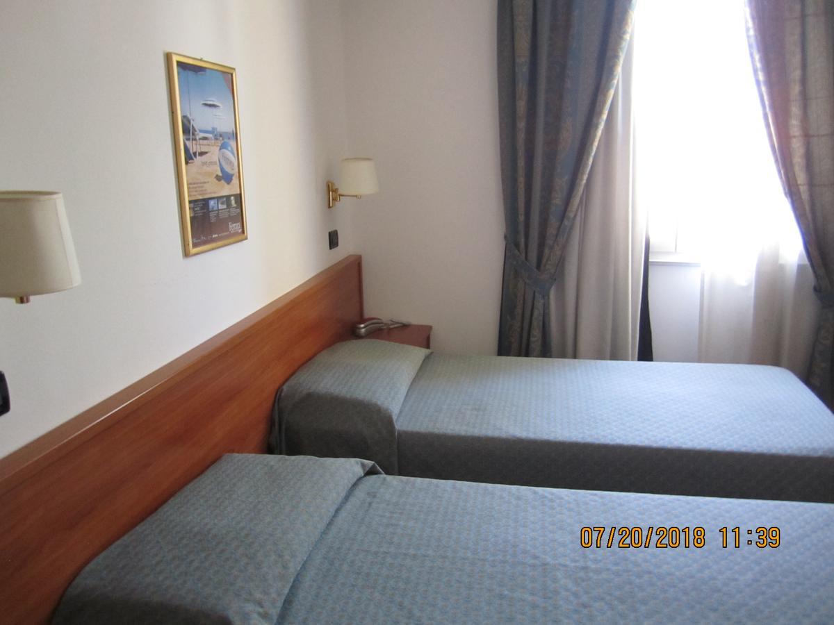 Adelphi Room & Breakfast Ferrara Eksteriør billede